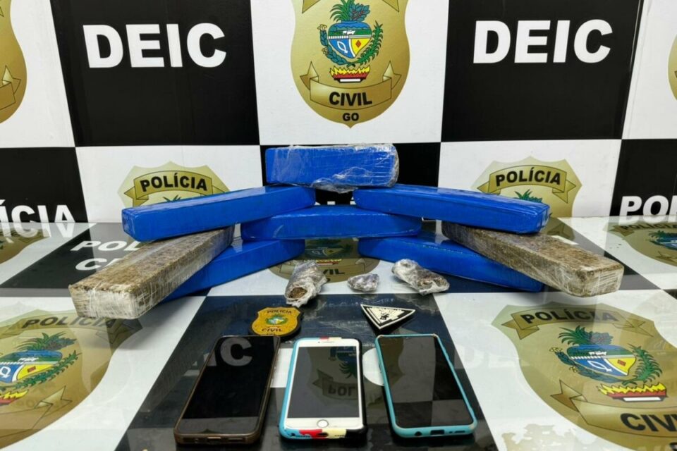 Drogas e celulares apreendidas pela Polícia Civil