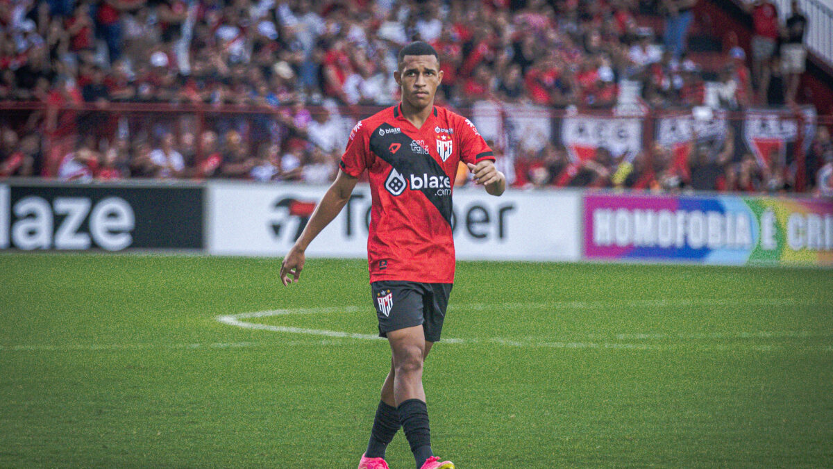 Volante Thiago Medeiros no Accioly