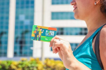 Período de cadastro e recadastro para o Passe Livre Estudantil começa nesta terça
