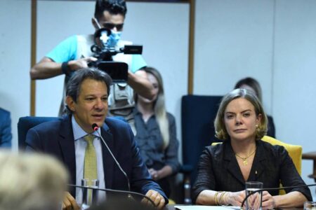 PT reage a queixas de Haddad e volta a criticar política fiscal do governo