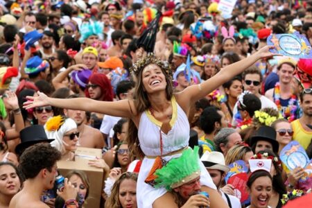 Carnaval 2024: confira o roteiro dos blocos e shows em Goiás