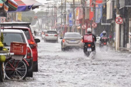 Goiás entra em alerta para alto volume de chuva e ventos de 70 km/h Cimehgo emitiu um alerta para o risco de chuvas intensas