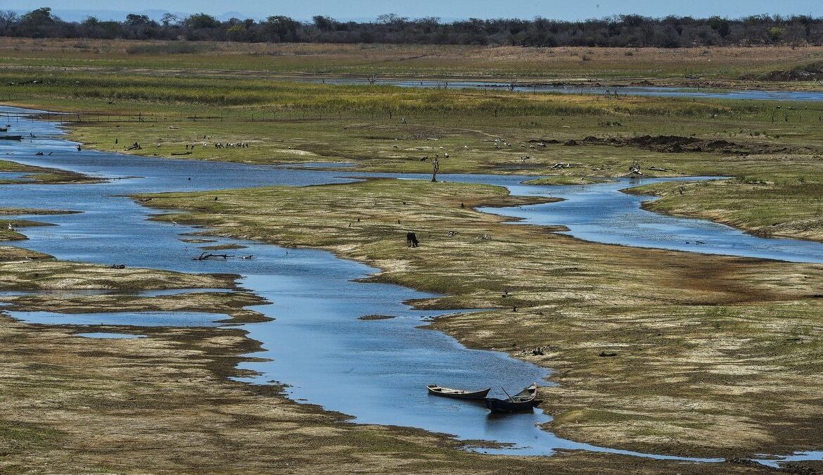 Reservas subterrâneas de água estão acabando Estudo analisou 1.693 sistemas aquíferos em mais de 40 países