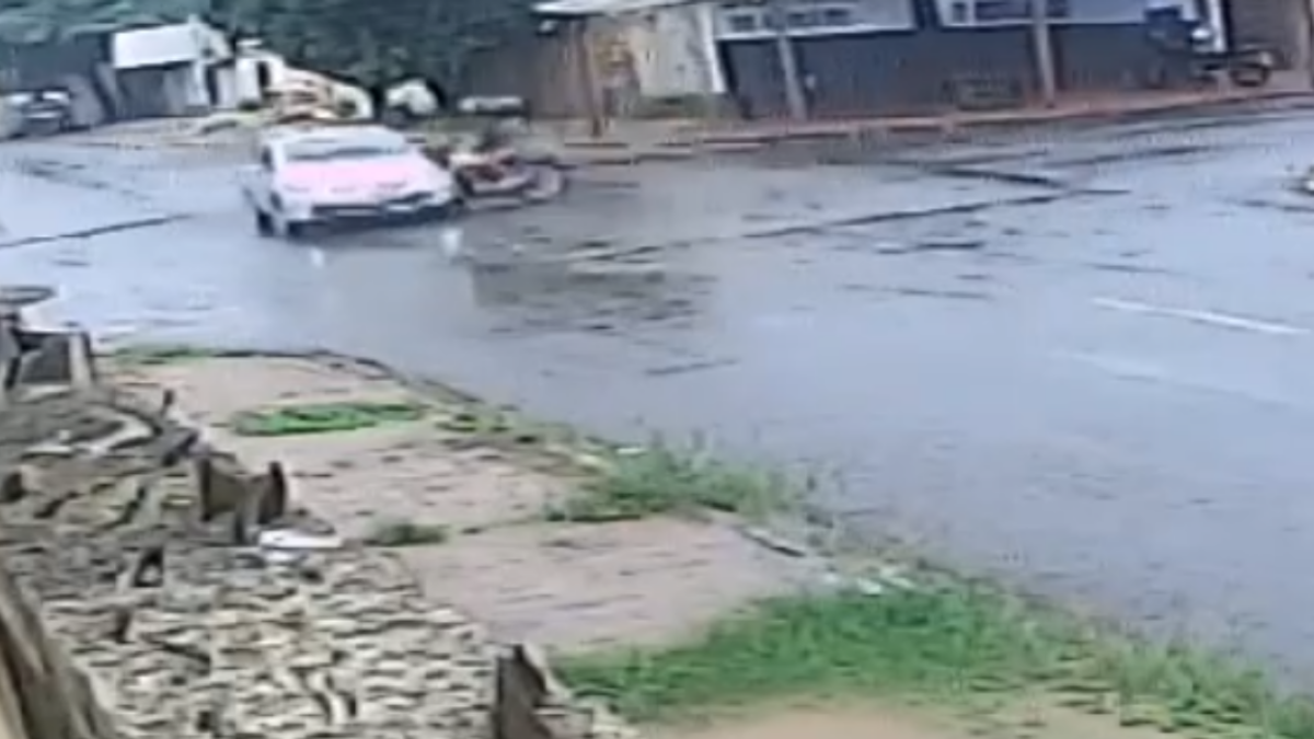 Acidente em Nerópolis deixou um homem morto e uma mulher ferida (Foto divulgação)