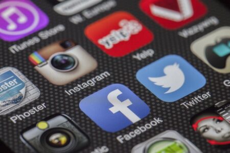 Justiça condena Facebook a indenizar usuária de Aparecida que teve conta hackeada