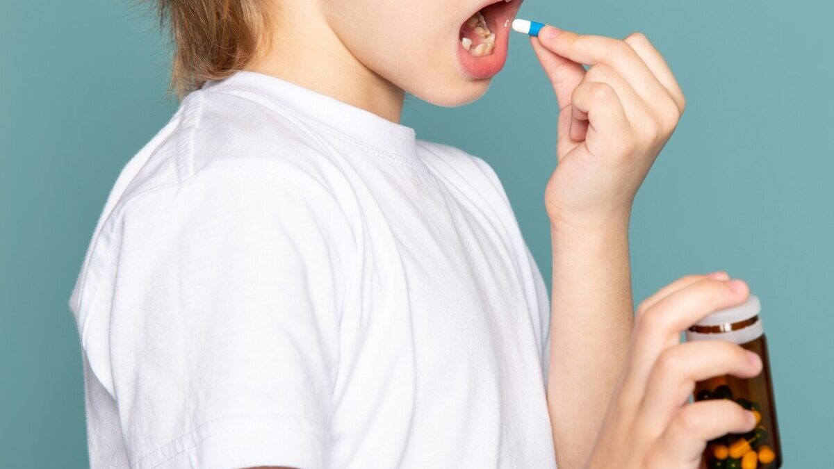 Férias escolares exigem cuidados redobrados com intoxicação infantil