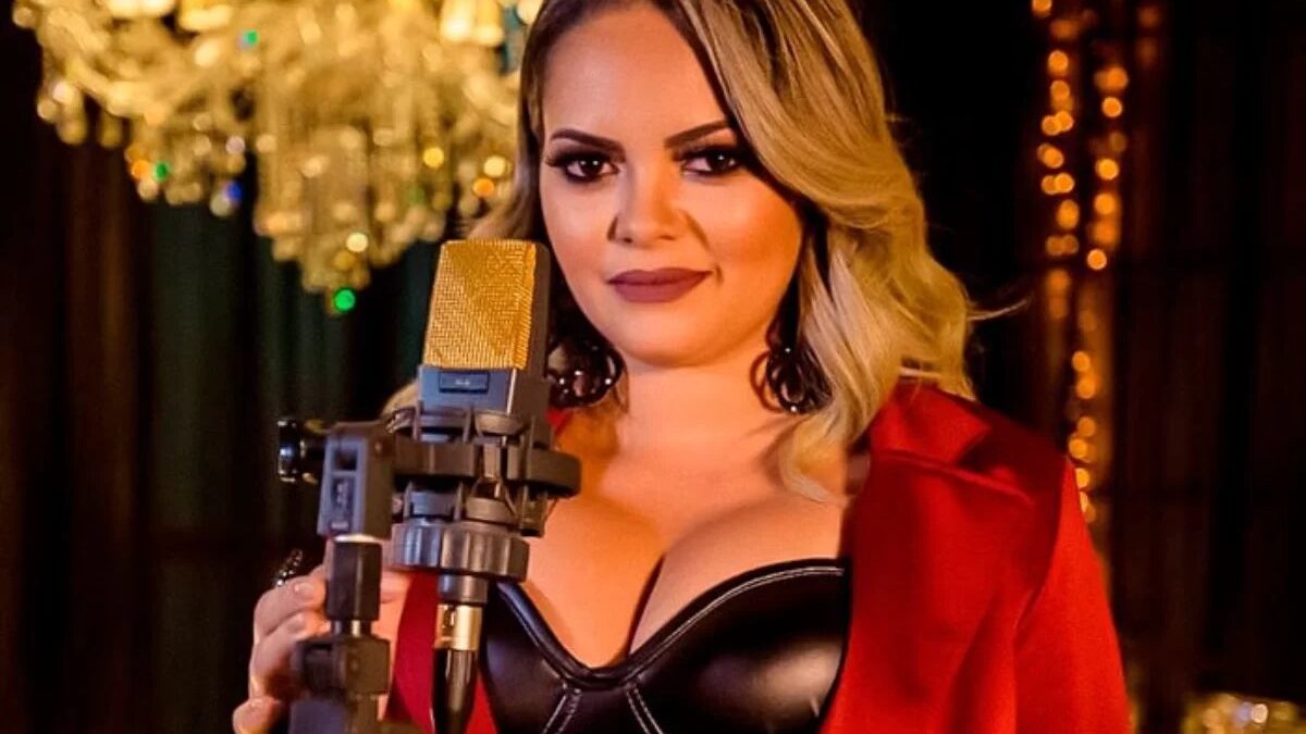 Morre a cantora Dani Li, ‘Rainha do Brega’, aos 35 anos, após cirurgia estética Li ficou famosa com a música “Eu Sou da Amazônia”