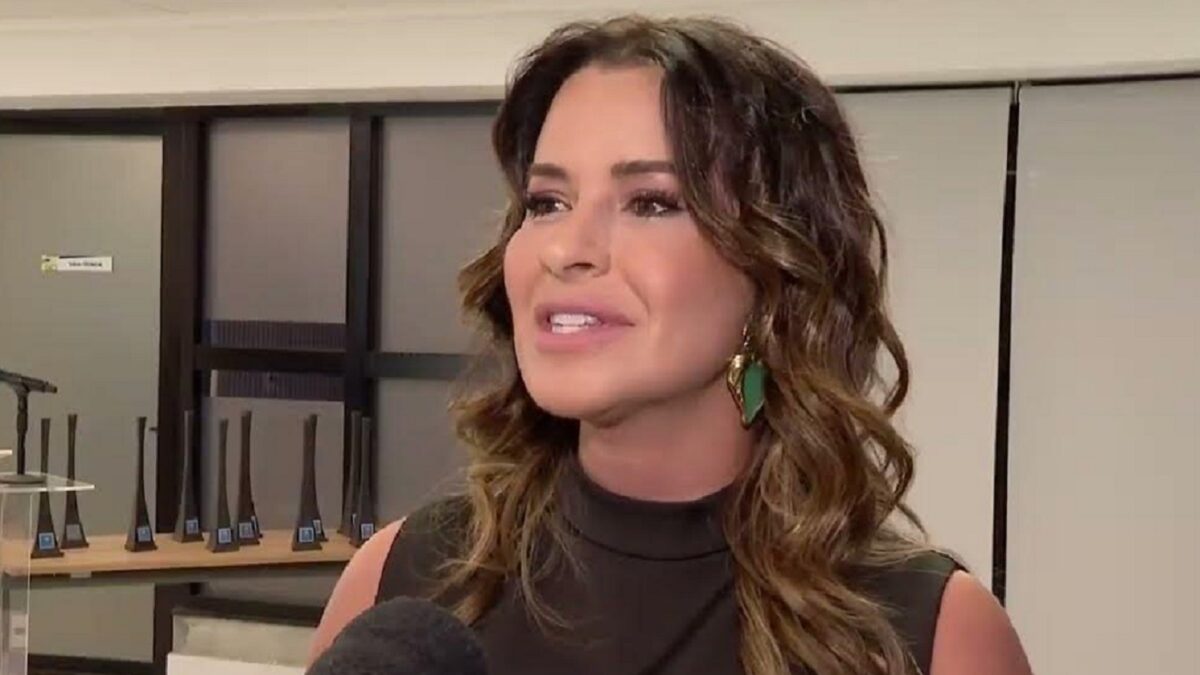 Record Goiás demite Fernanda Arcanjo e outros nove funcionários "Gratidão à Record e aos gestores que acreditaram em mim", disse a jornalista