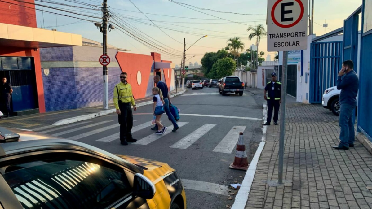 Ação Volta às Aulas pretende orientar população sobre normas de trânsito nas escolas (Foto Prefeitura de Goiânia)