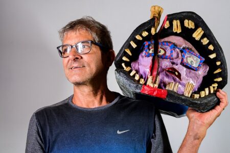 5º PirenópolisDoc homenageia Robertão, artista que fortalece tradições de Pirenópolis artesão produz máscaras, carrancas e outros itens