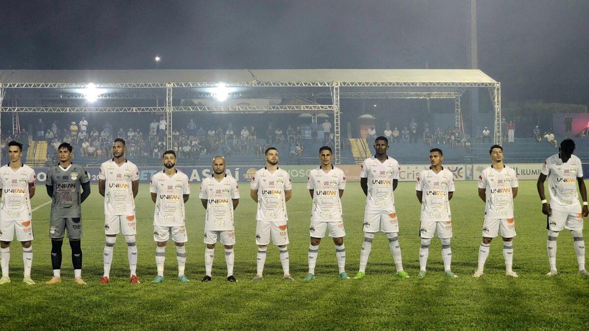 Elenco do Goiânia perfilado