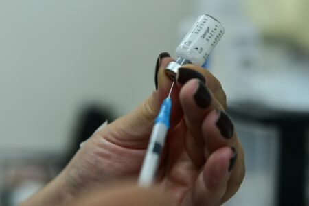 Brasil vacinou contra dengue 15% do público-alvo; SP imunizou 17,5%