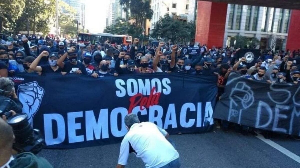 Torcidas organizadas anunciam ato pela democracia no mesmo dia e lugar que Bolsonaro Encontro acontecerá na avenida Paulista