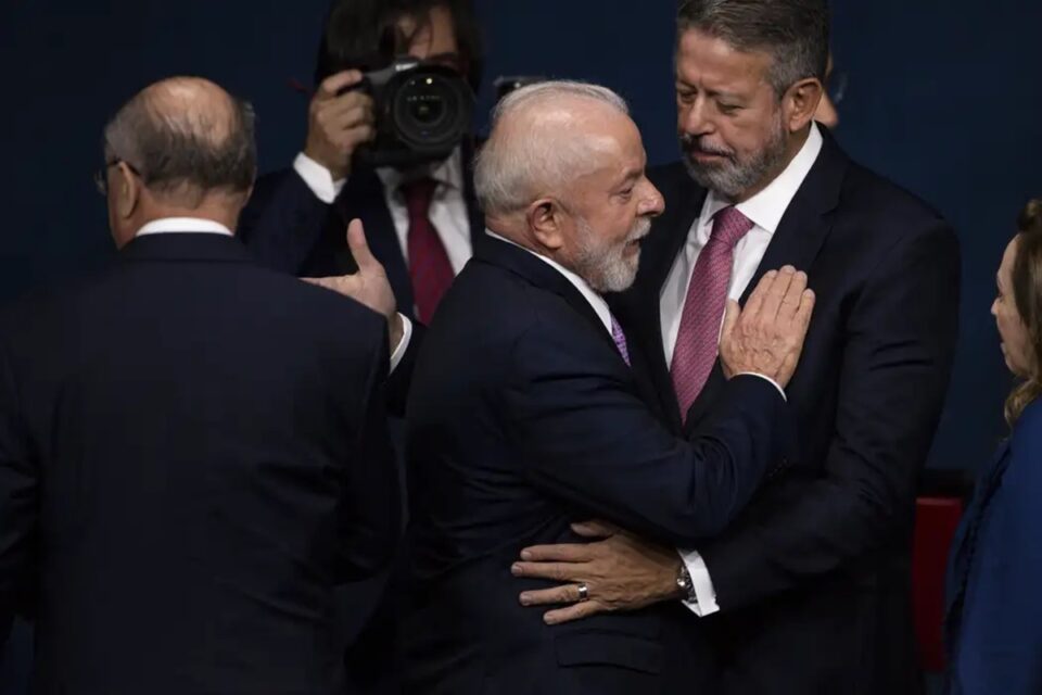 Lula deve se reunir com Lira e líderes políticos nesta quinta