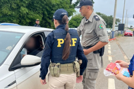 Abordagem da PRF (Foto: Divulgação)