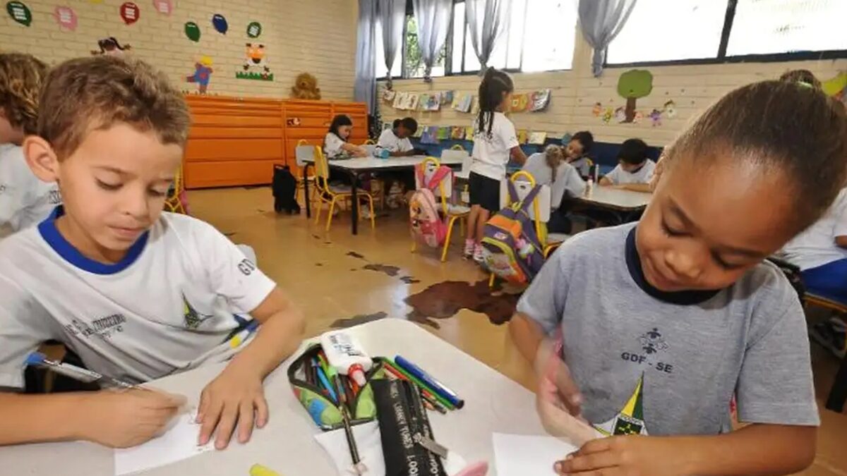 MEC oficializa reajuste de 3,6% no piso salarial de professores