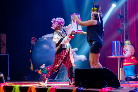 Chocolate e Pimentinha integram a turnê de circo, ao lado de outros oito artistas (Foto divulgação)