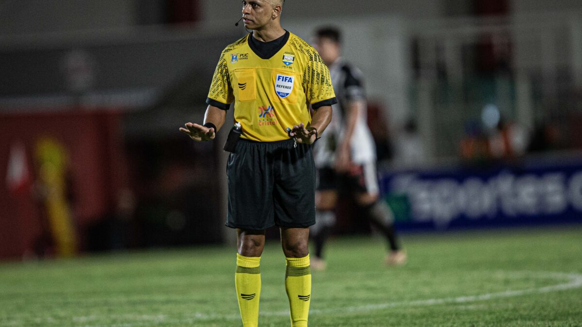 Árbitro Wilton Pereira Sampaio