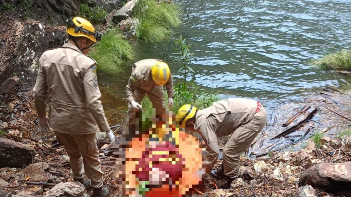 Vítima de afogamento em cachoeira de Alto Paraíso (GO) ficou submersa por cerca de uma hora (Foto CBMGO)