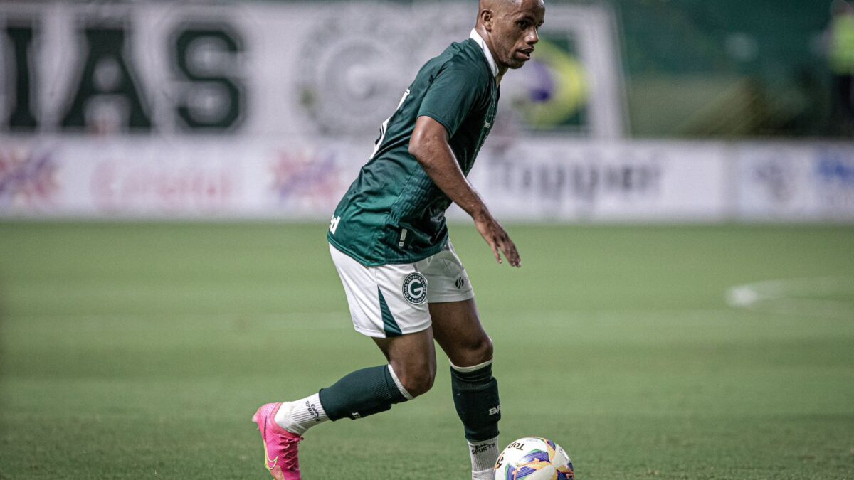 Anderson Oliveira jogando pelo Goiás