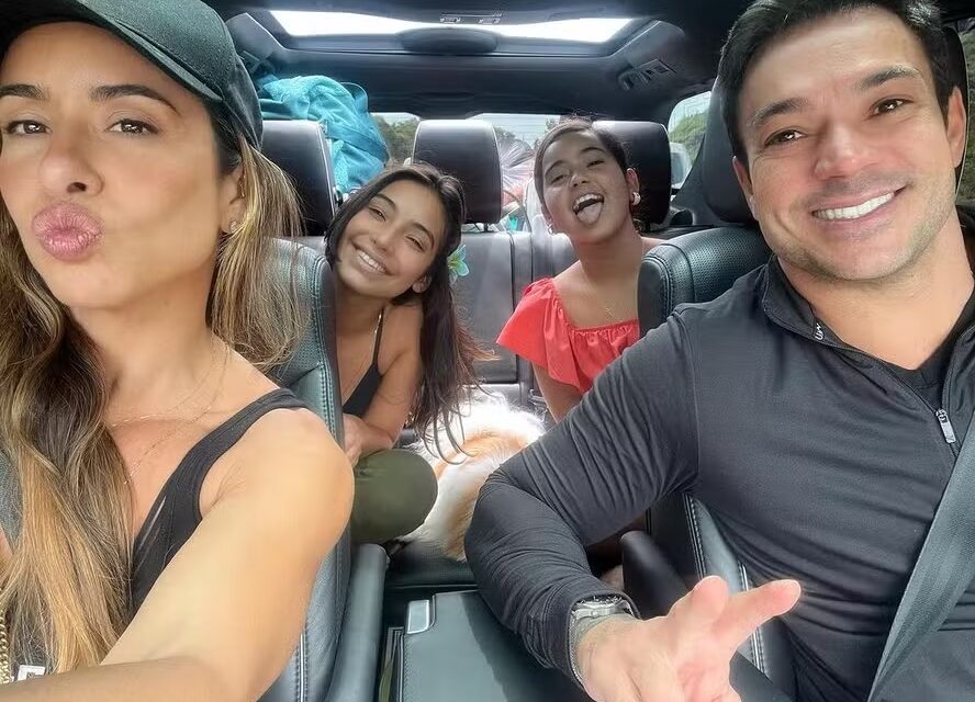 Vanessa Lopes, ex-participante do BBB, surge sorridente em foto com família após desistência do reality