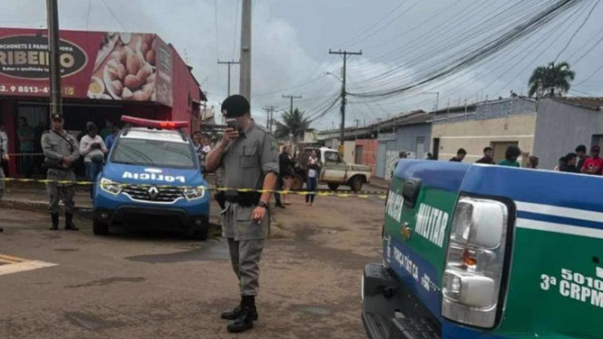 Polícia cerca local da briga em Anápolis (Foto: Reprodução)