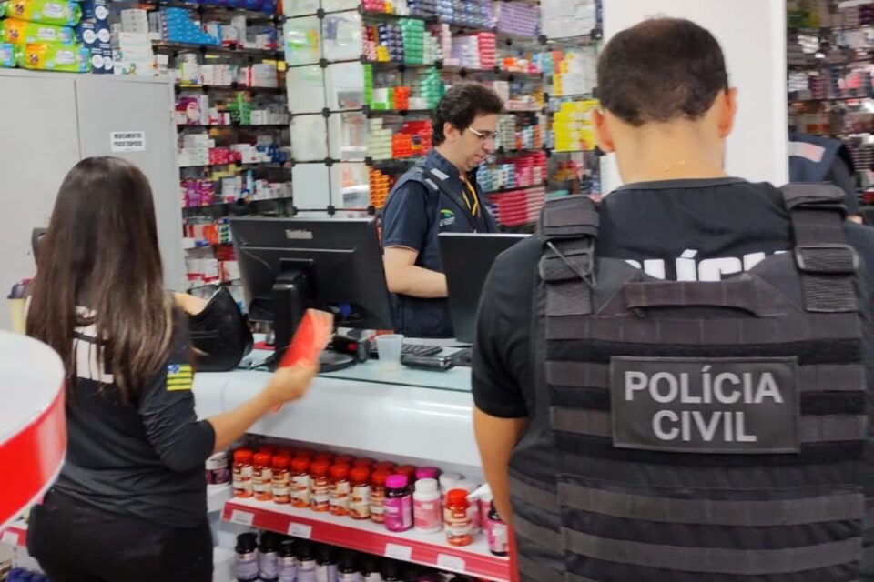 Polícia investiga comércio clandestino de medicamentos controlados em Goiânia