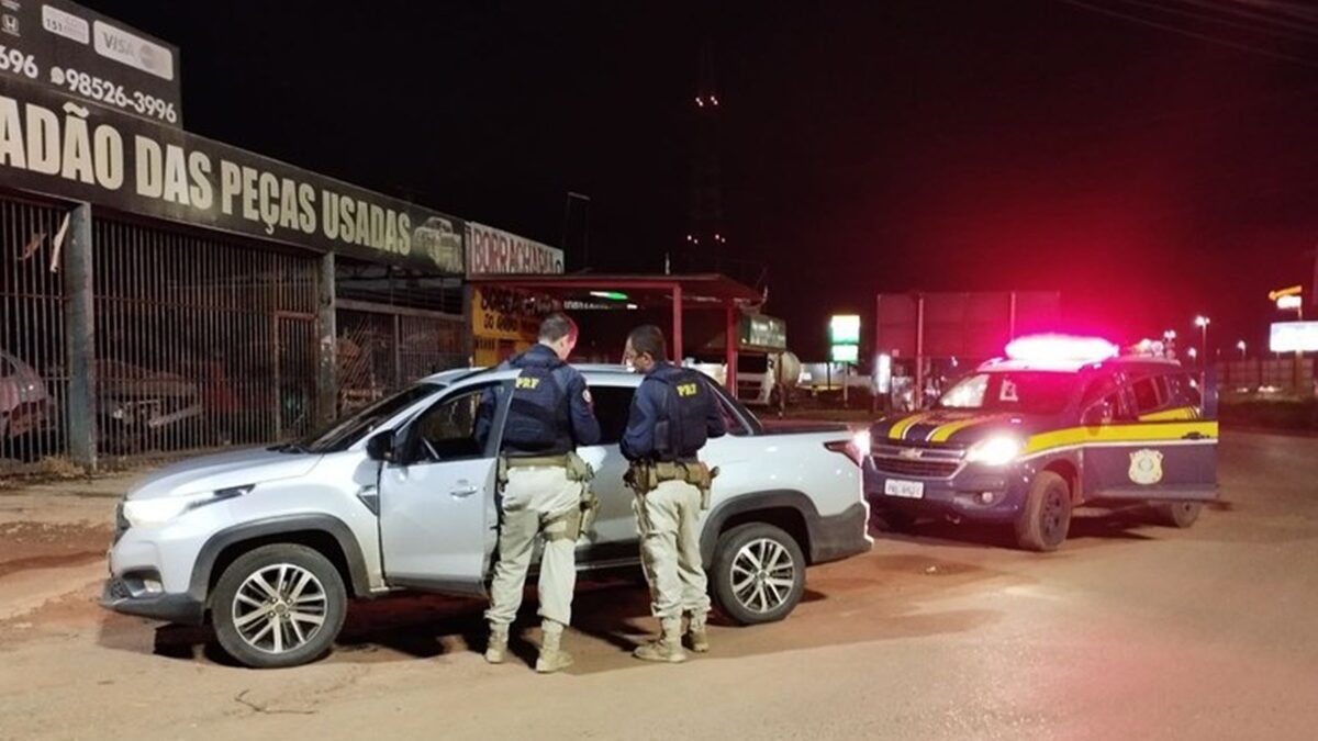 Carro furtado em MG é recuperado em Águas Lindas de Goiás pela PRF