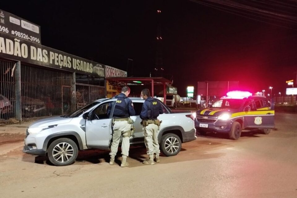 Carro furtado em MG é recuperado em Águas Lindas de Goiás pela PRF