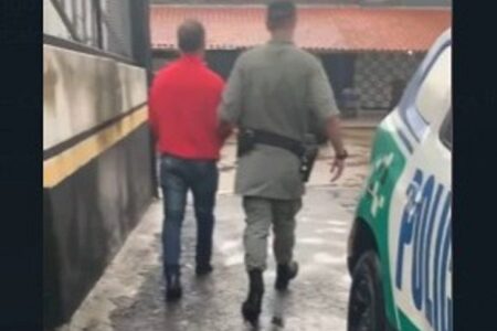 Homem é preso em Caldas Novas com mandado de prisão em aberto Foragido possui registros criminais por injúria, ameaça e furto