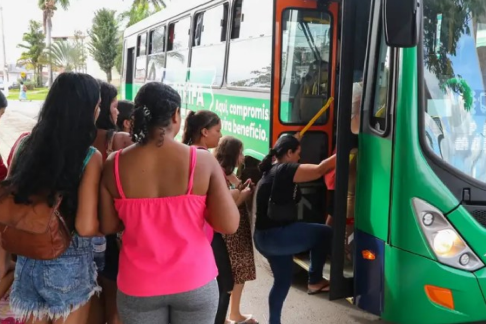 Tarifa de ônibus entre DF e municípios do Entorno, em Goiás, fica mais cara (Foto: Agência Brasil)