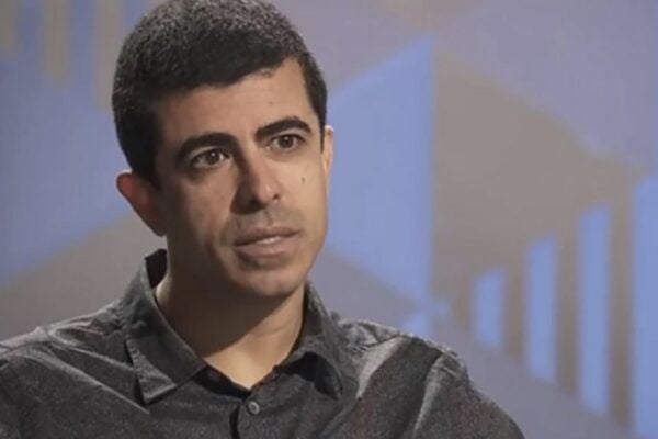 Marcius Melhem processa SBT após emissora negar direito de resposta no Fofocalizando Ex-Globo pede indenização de R$ 60 mil