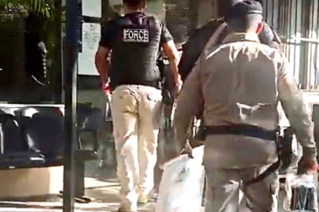 Operação da Secretaria de Segurança Pública da Bahia e do Ministério Público cumpriu nove mandados de busca e apreensão em seis bairros de Salvador nesta segunda-feira (26) - Rafael Pereira/Divulgação