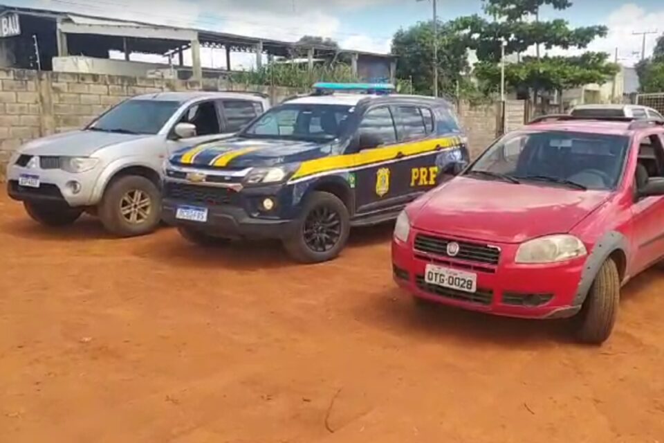 PRF recupera veículos roubados em SP e PA em Goiás