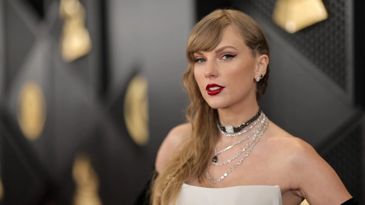 Taylor Swift ameaça processar estudante por rastrear seus voos