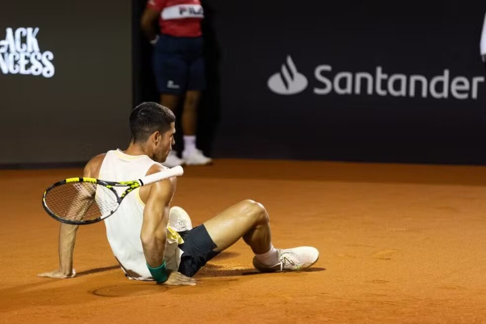 Carlos Alcaraz sentiu lesão no Rio Open