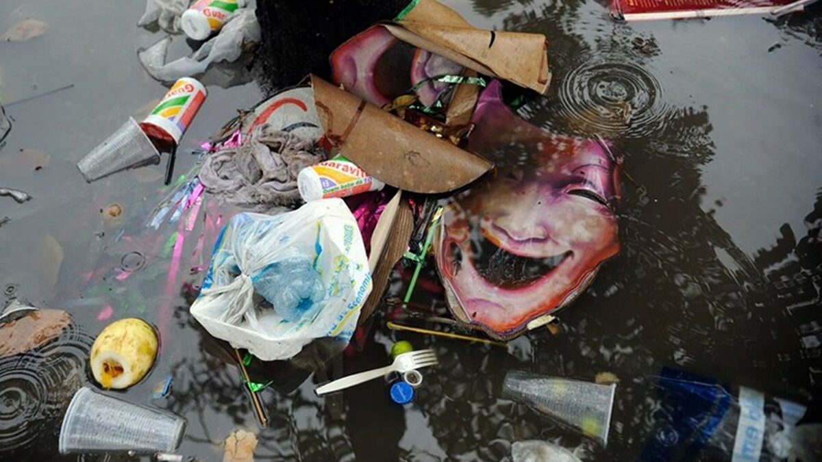 Em meio a alta de dengue, lixo do Carnaval pode agravar cenário epidemiológico em Goiás