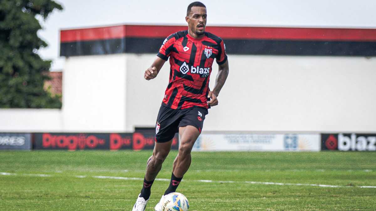 Luiz Felipe treinando no CT do Dragão
