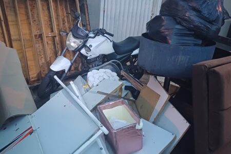 GCM de Goiânia apreende moto que estava abandonada com registro de furto