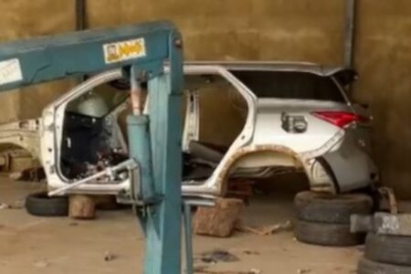 Polícia identifica galpão usado para desmanche de veículos em Aparecida