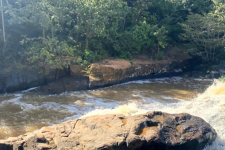 Padrasto salva criança que caiu em cachoeira, em Iporá (Foto: Divulgação/CBMGO)