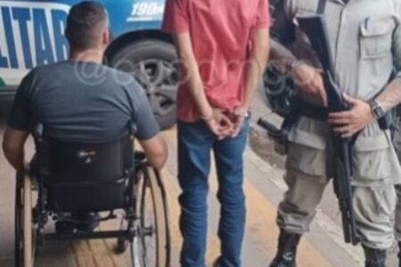 Outro homem, que fazia a distribuição das drogas, também foi preso PM prende cadeirante suspeito de envolvimento com homicídio em Goiânia