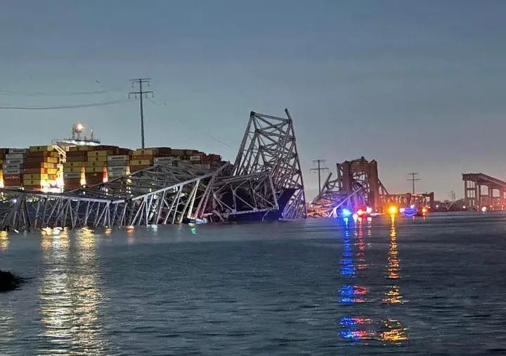 Governador decretou estado de emergência Ponte derrubada por colisão com navio: o que se sabe e como andam as buscas