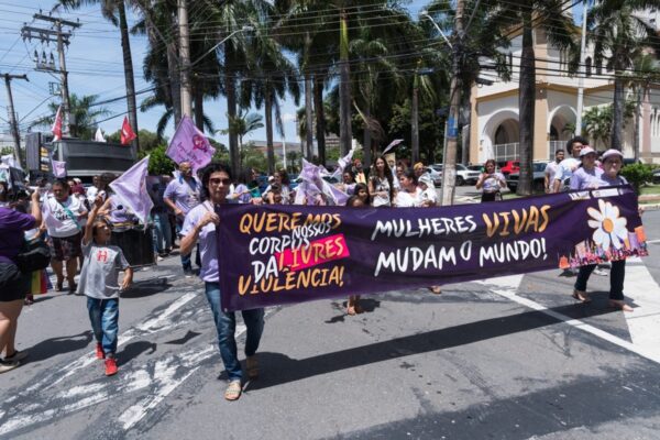 “Mulheres Vivas!”: ato contra o feminicídio mobiliza Goiânia neste domingo (7); vídeo Manifestação denuncia violência contra a mulher