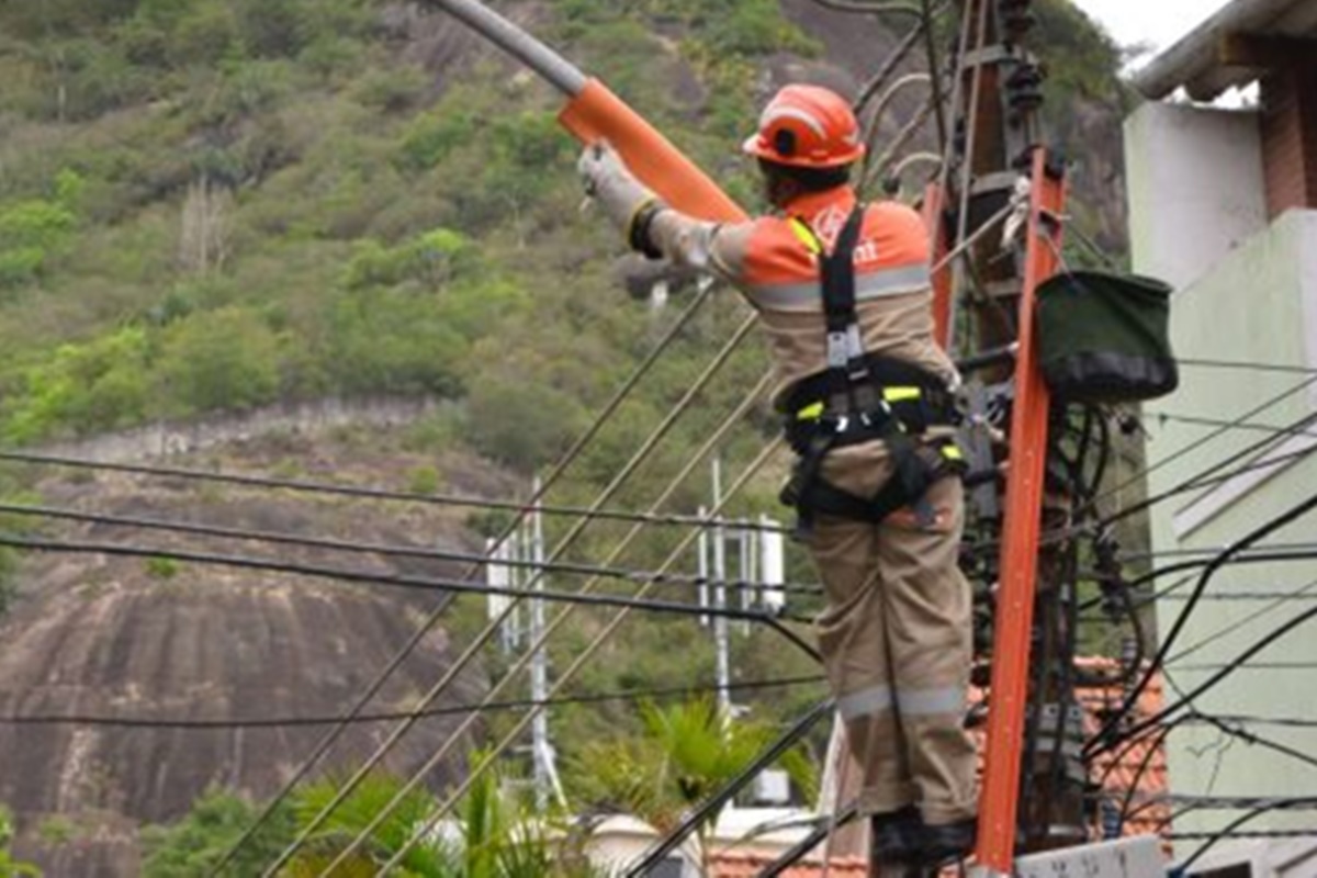 Técnico de empresa que presta serviços para Equatorial, em Anápolis, diz que sofreu acidente por negligência