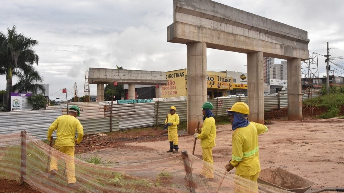 Av. Castelo Branco, em Goiânia, terá interdição de trecho para içamento de vigas do viaduto com a Leste-Oeste