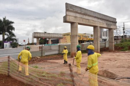 Av. Castelo Branco, em Goiânia, terá interdição de trecho para içamento de vigas do viaduto com a Leste-Oeste