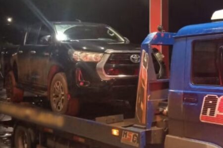 Caminhonete furtada no interior de Minas Gerais (Foto: Reprodução)