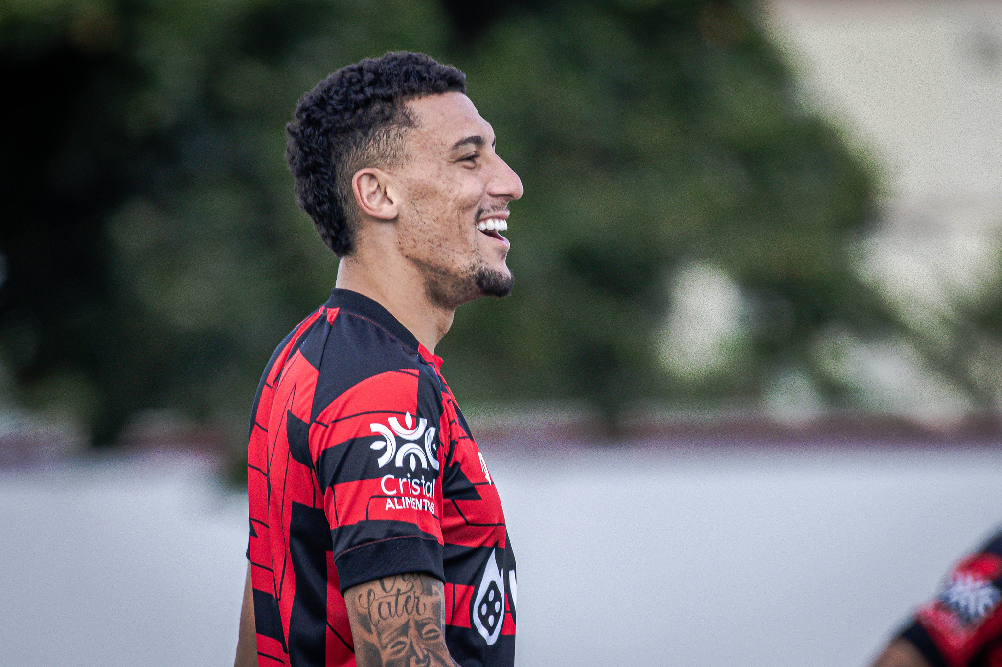 Gabriel Baralhas ressalta que Atlético Goianiense precisa encontrar o caminho das vitórias no Brasileirão