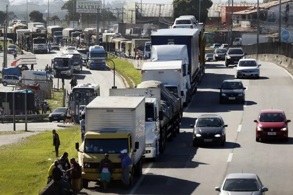 Primeiro prazo para exame toxicológico de motoristas vence neste mês